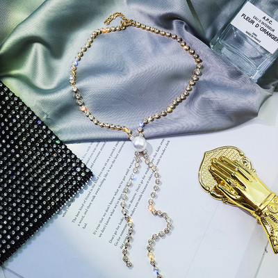 Модерно дамско колие в два цвята с камъни