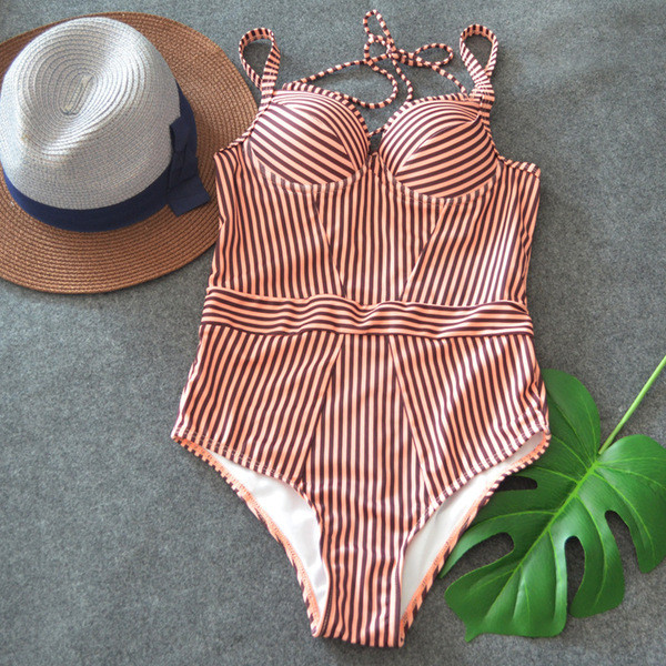 Дамски раиран цял бански костюм с презрамки