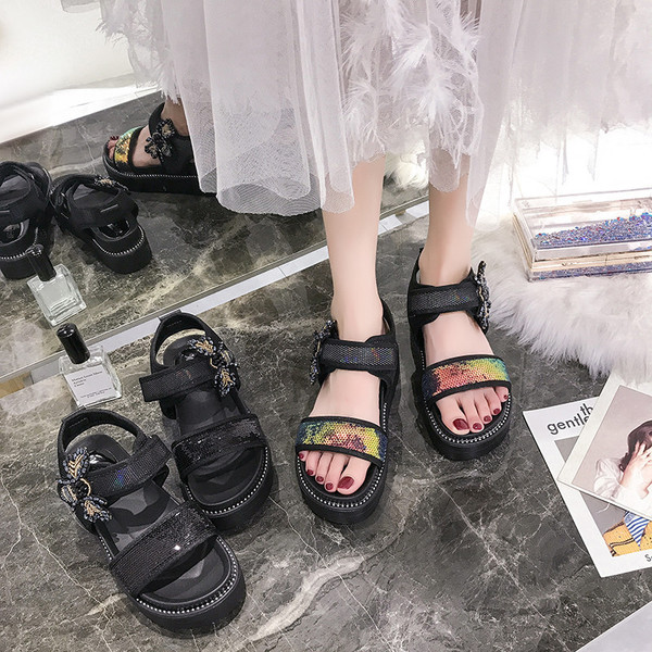 Модерни дамски сандали с пайети и платформа в два цвята