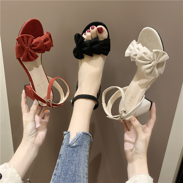 Нов модел дамски сандали с дебел ток в три цвята