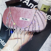 Стилно дамско колие в сребрист цвят с камъни