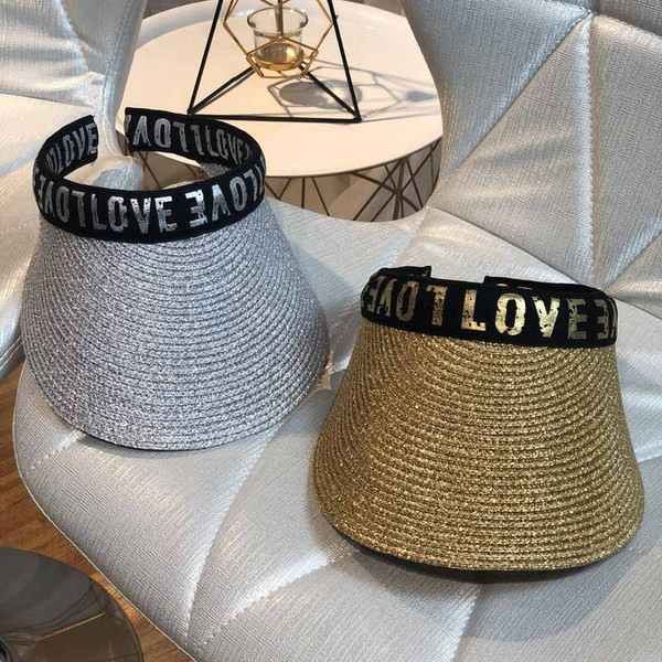 Модерна дамска козирка с надписи в златист и сребрист цвят