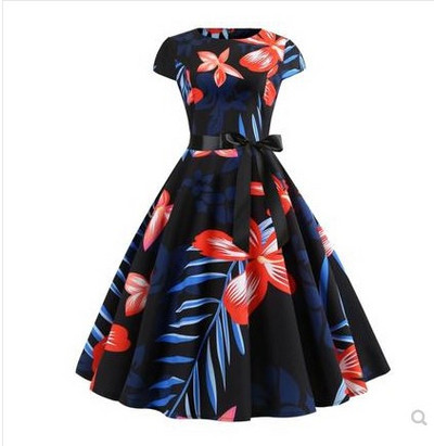 Дамска рокля с флорален десен и панделка