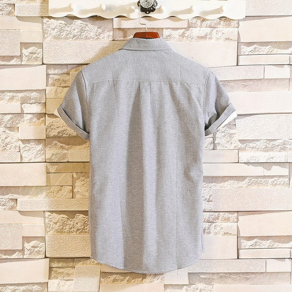 Cămașă de bărbați actuală în cinci culori cu buzunar și nasturi