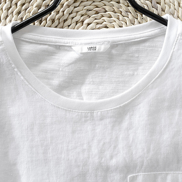 Tricou barbatesc cu buzunar si maneci scurte model uni alb