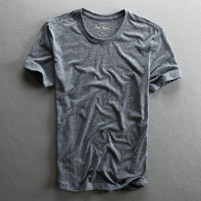 Мъжка тениска изчистен модел с овална яка и къс ръкав в няколко цвята
