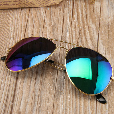 Модерни мъжки слънчеви очила с цветни стъкла 