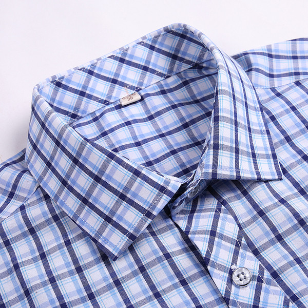 Cămașă modernă pentru bărbați cu mâneci scurte și guler clasic în trei culori