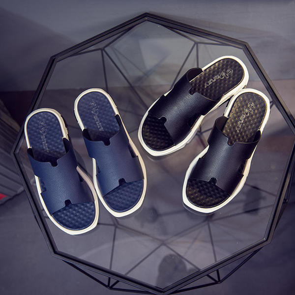 Papuci moderni pentru bărbați în albastru și negru