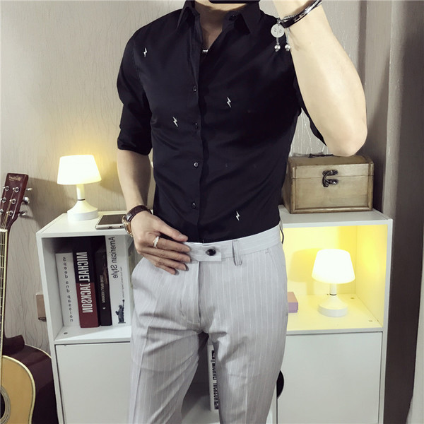 Cămașă elegantă pentru bărbați cu broderie în alb și negru