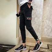 Pantaloni de bărbați actuali cu buzunare în negru