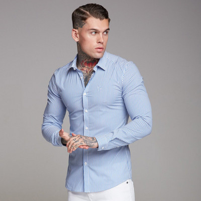Cămașă bărbătească în dungi cu guler clasic și mâneci lungi