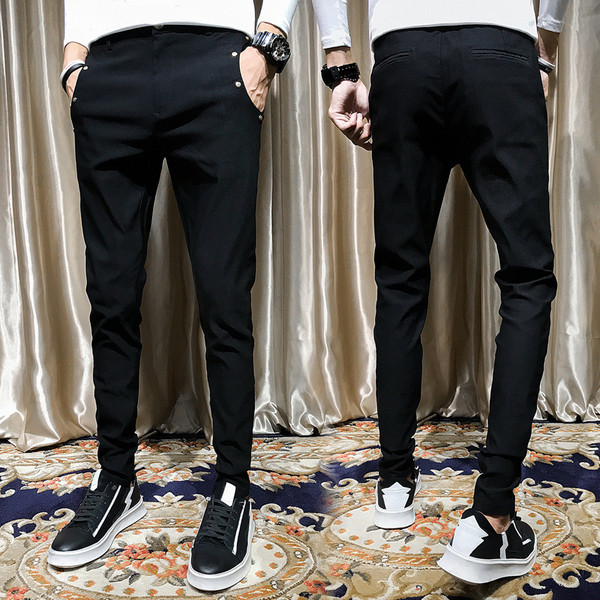 Pantaloni de bărbați actuali în negru cu buzunare