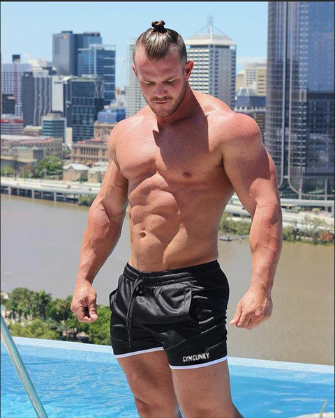 Sport férfi rövidnadrág elasztikus derékkal, több színben