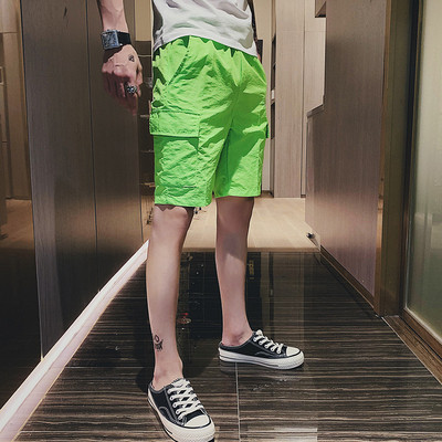 Pantaloni scurți la modă pentru bărbați în mai multe culori cu broderie