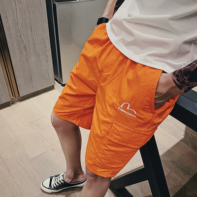 Pantaloni scurți la modă pentru bărbați în mai multe culori cu broderie