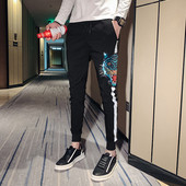 Pantaloni barbatesti de culoare neagra cu buzunare si paiete