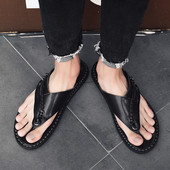 Papuci moderni pentru bărbați din piele ecologică în alb și negru