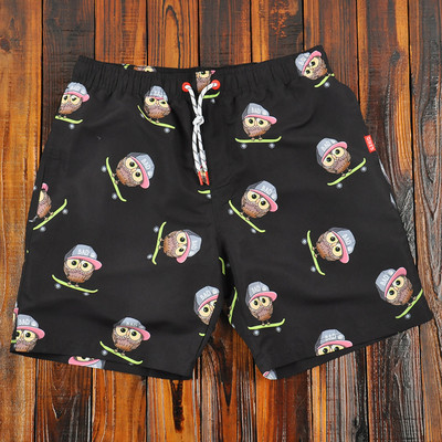 Costum de baie pentru bărbați cu elastic și aplicație în negru