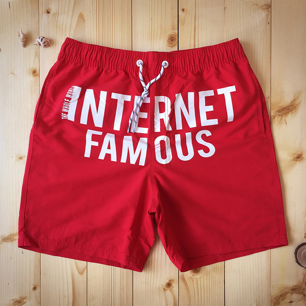 Мъжки шорти в три цвята с надпис подходящи за плаж 