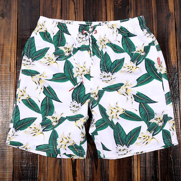Модерни къси мъжки панталони с флорален десен подходящи за плуване