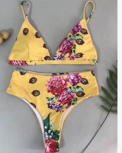 Модерен дамски бански костюм от две части в различни цветове и висока талия