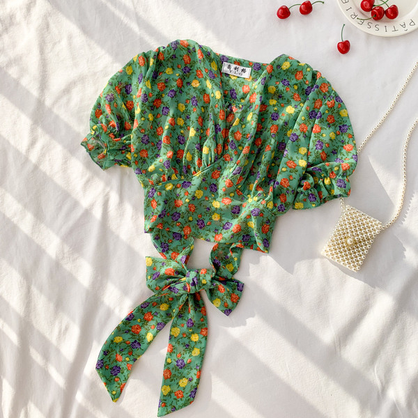 Bluză scurtă de damă modernă cu mâneci scurte și model floral în mai multe culori