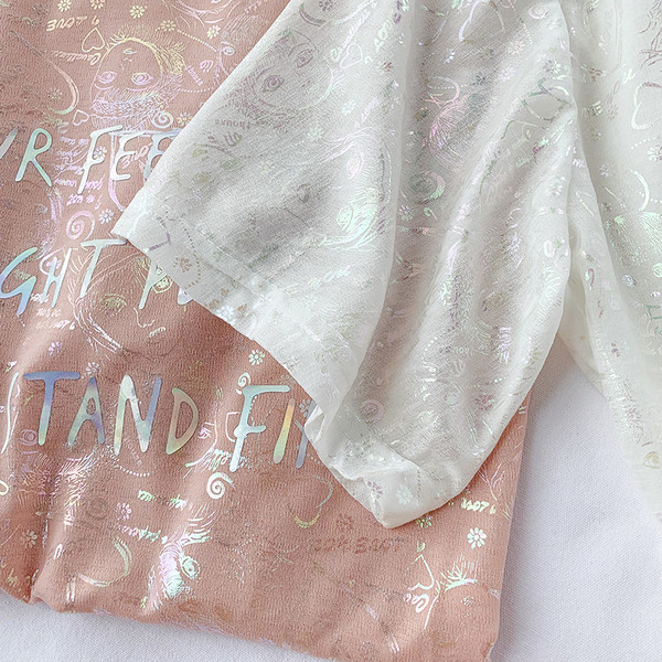 Tricou elegant de damă cu decolteu O în roz și alb