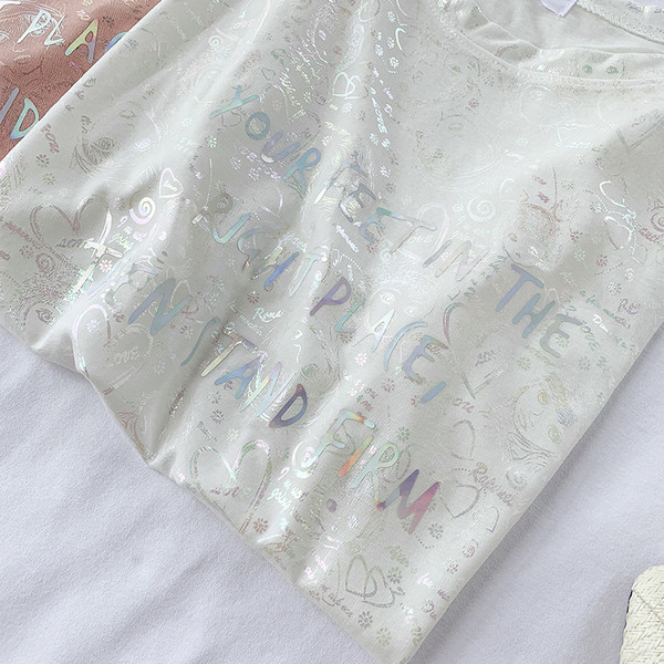 Tricou elegant de damă cu decolteu O în roz și alb