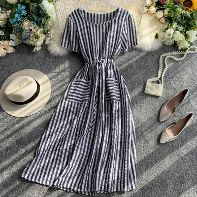 Rochie de dama in dungi cu decolteu O cu buzunar si cravate in doua culori