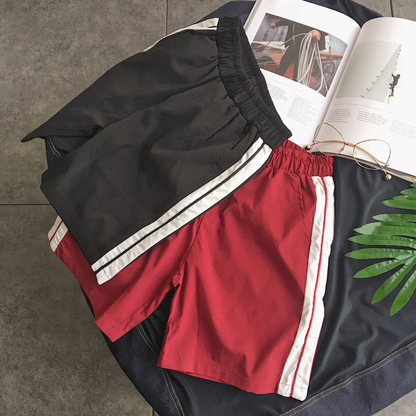 Pantaloni casual pentru bărbați în negru și roșu