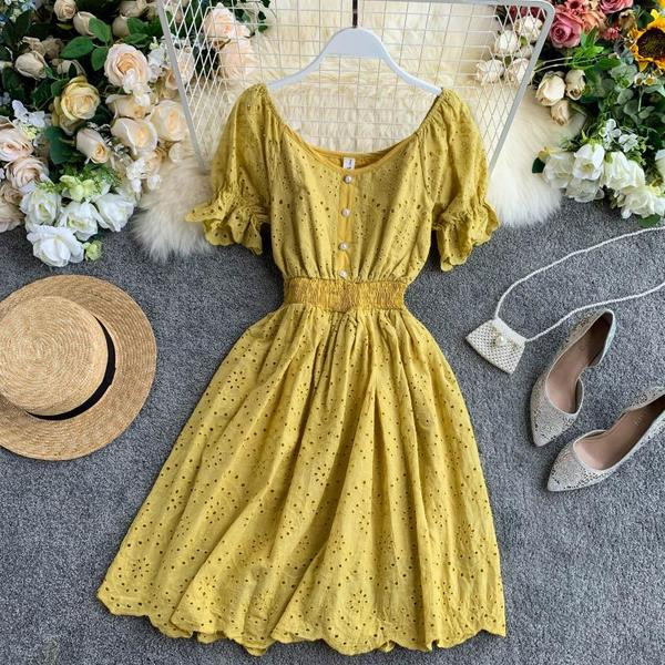 Rochie casual de dama cu maneci scurte si nasturi in alb, verde si galben