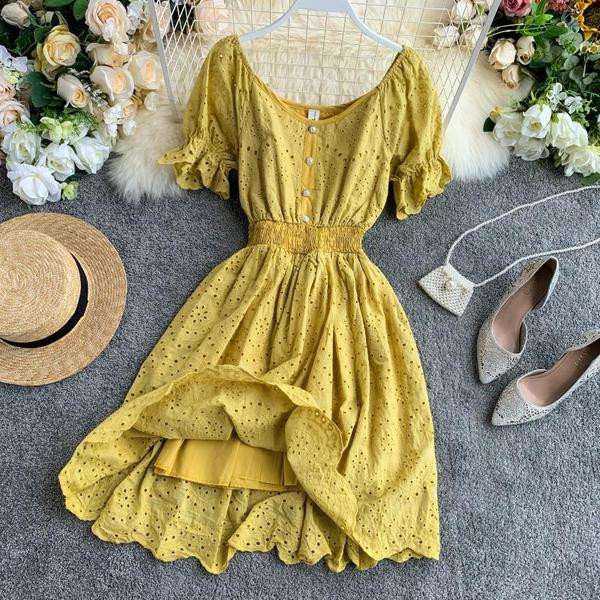 Rochie casual de dama cu maneci scurte si nasturi in alb, verde si galben