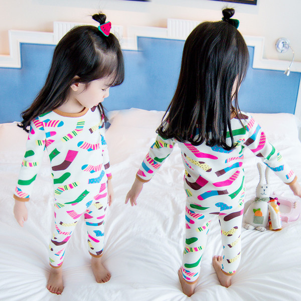 Pijamale copii pentru fete - in trei culori cu aplicatii diferite