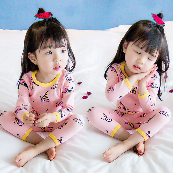 Pijamale copii pentru fete - in trei culori cu aplicatii diferite