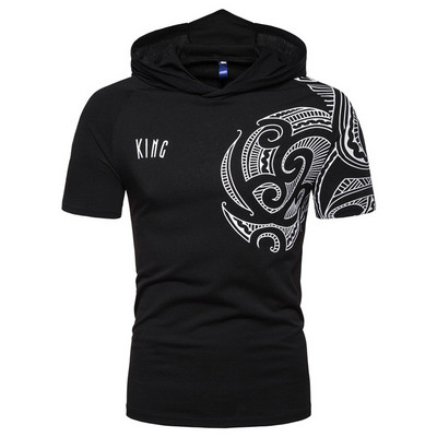 Tricou barbatesc cu aplicatie si gluga in mai multe culori