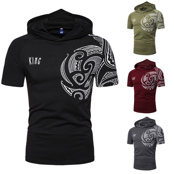 Tricou barbatesc cu aplicatie si gluga in mai multe culori