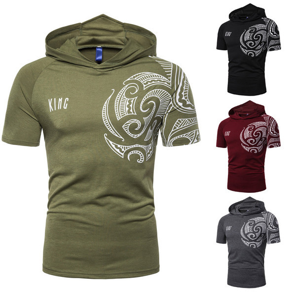 Tricou barbatesc cu aplicatie si gluga in mai multe culori