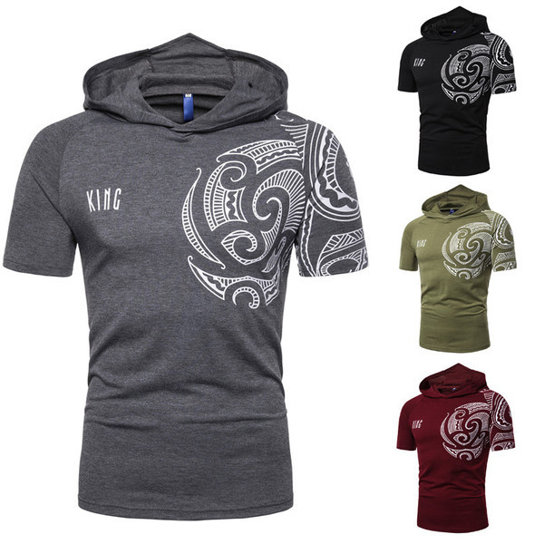 Tricou barbatesc cu aplicatie si gluga in mai multe culori