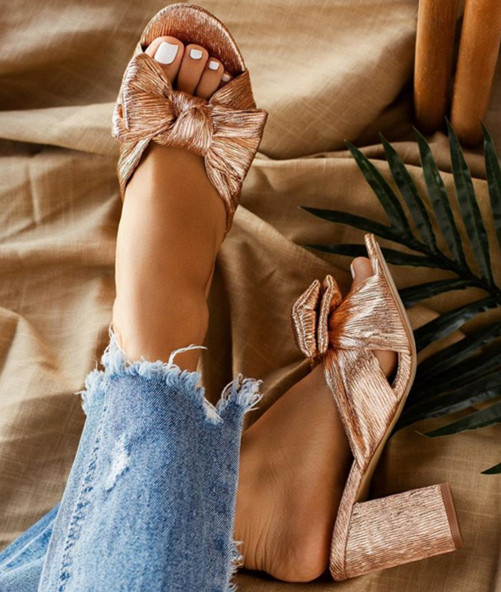 Papuci moderni de dama cu panglica si toc gros