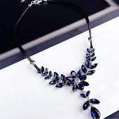 Colier de dama actual cu pietre colorate