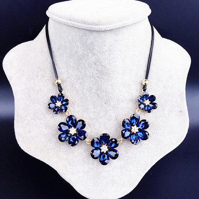 Colier de dama model nou in trei culori cu pietre