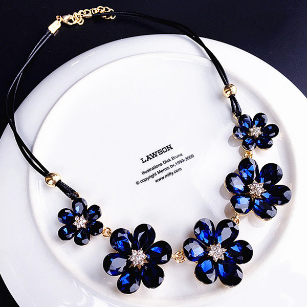 Colier de dama model nou in trei culori cu pietre