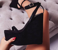 Sandale casual de damă cu platformă în negru și roșu