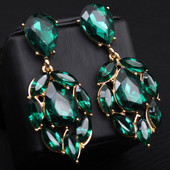 Cercei de dama cu pietre in fata si albi