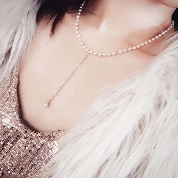 Colier elegant de damă cu perle în alb