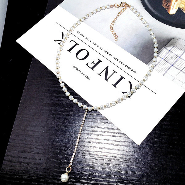 Colier elegant de damă cu perle în alb