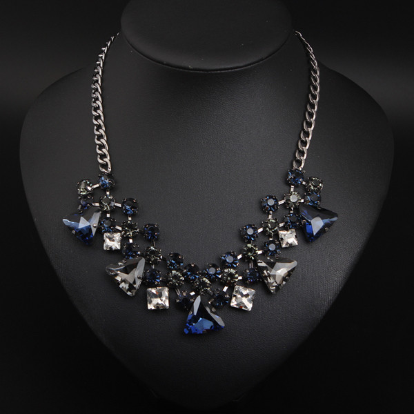 Colier elegant de damă-cu pietre colorate