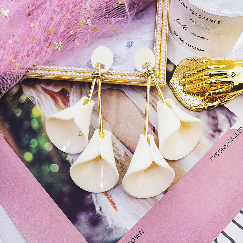 Cercei lungi de dama alb si galben