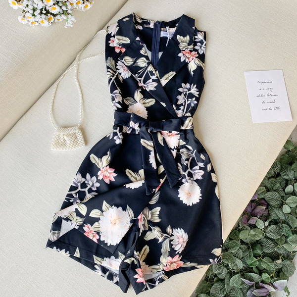 Salopeta scurta de dama model nou cu model floral in mai multe culori